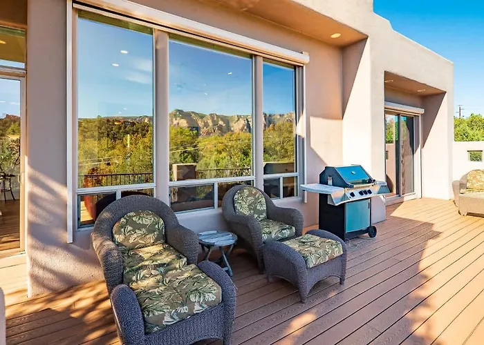 Luxe Design With Amazing Views - Creek Access
