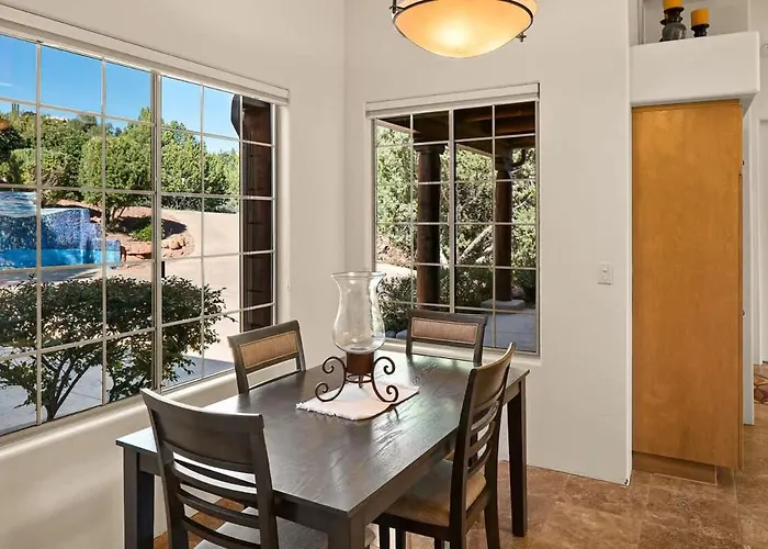 Luxe Design With Amazing Views - Creek Access