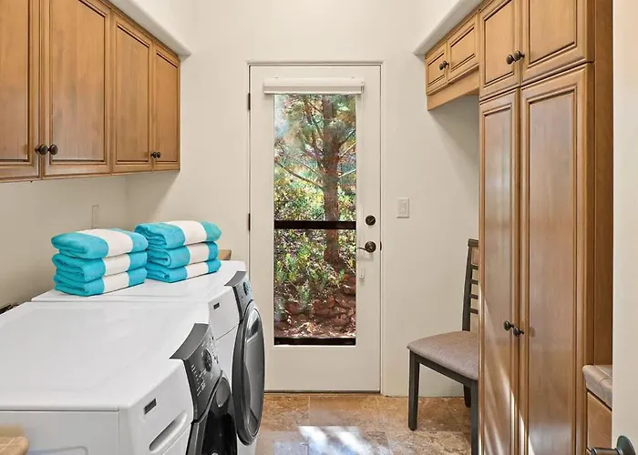 Luxe Design With Amazing Views - Creek Access Sedona